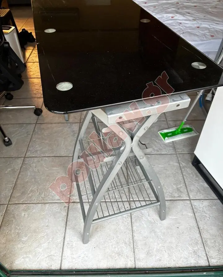 Μεταλλικό Τραπέζι
