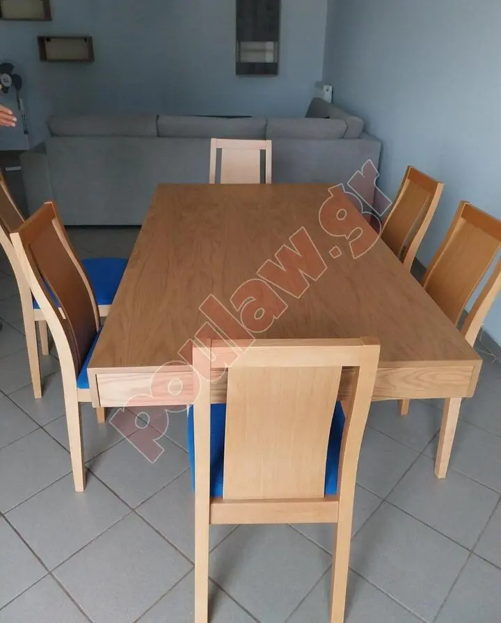 Τραπεζαρία μαζί με 6 καρέκλες