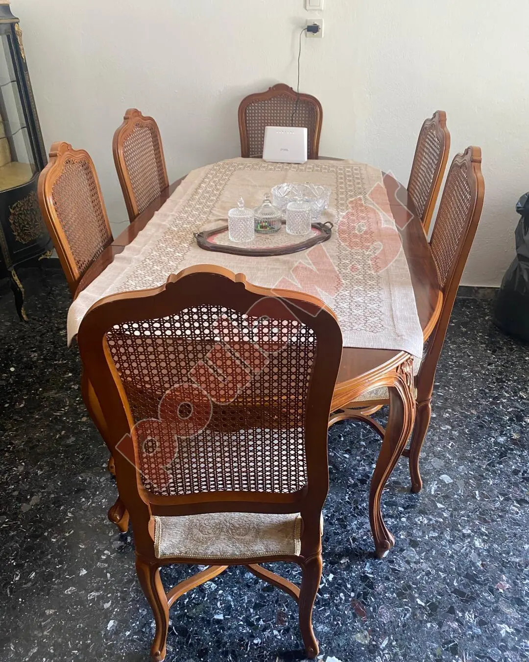 επιπλα αντικες 