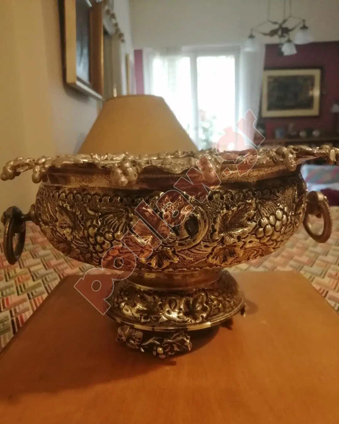 Ασημένιο αντικειμενο