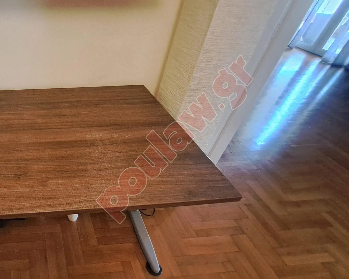 Γραφείο και ράφια Neoset