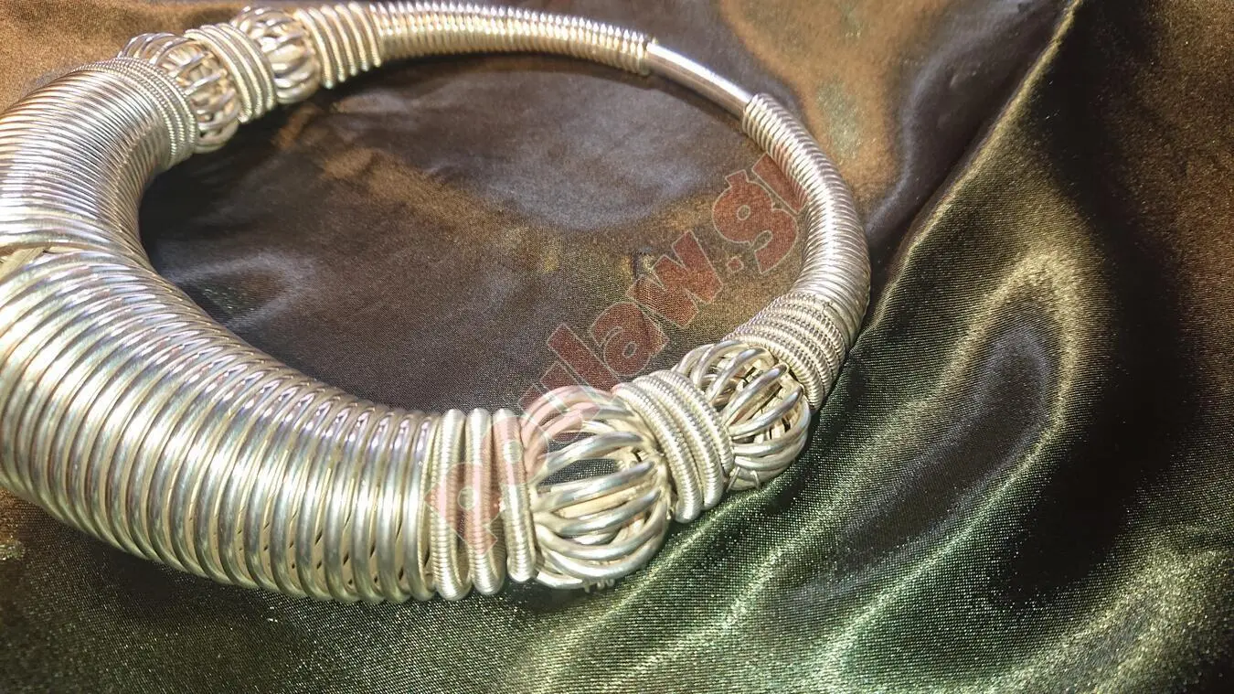 Ινδικό περιλαίμιο από tribal silver, Γκουτζαράτ, περί 1930 Ινδικό περιλαίμιο από tribal silver, Γκουτζαράτ, περί 1930