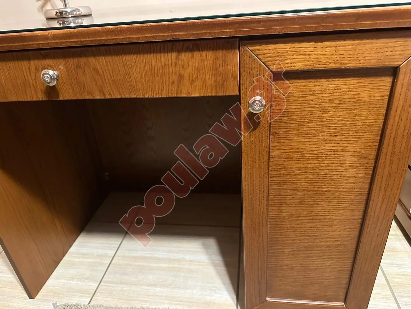 Μονο κρεβατι , γραφειο, βιβλιοθηκη