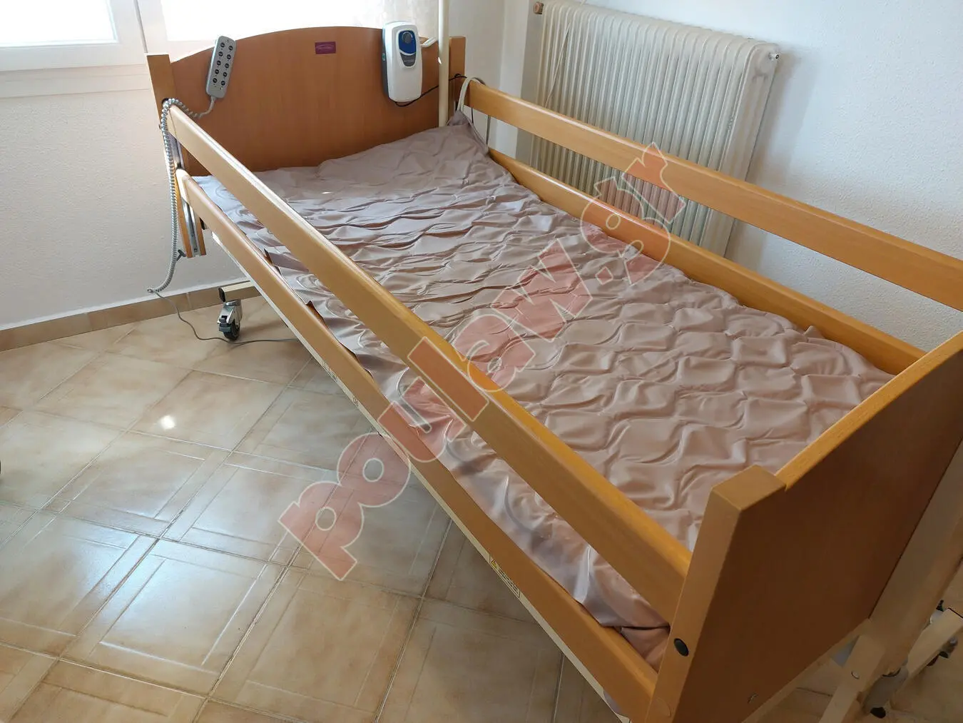 Νοσοκομειακό αναπηρικό ηλεκτρικό κρεβάτι,στρώμα & αερόστρωμα,Άριστη κατάστασταση Νοσοκομειακό αναπηρικό ηλεκτρικό κρεβάτι,στρώμα & αερόστρωμα,Άριστη κατάστασταση