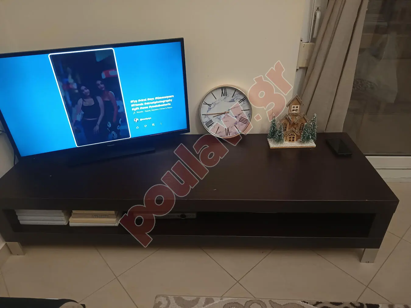 Επιπλο τηλεόρασης 