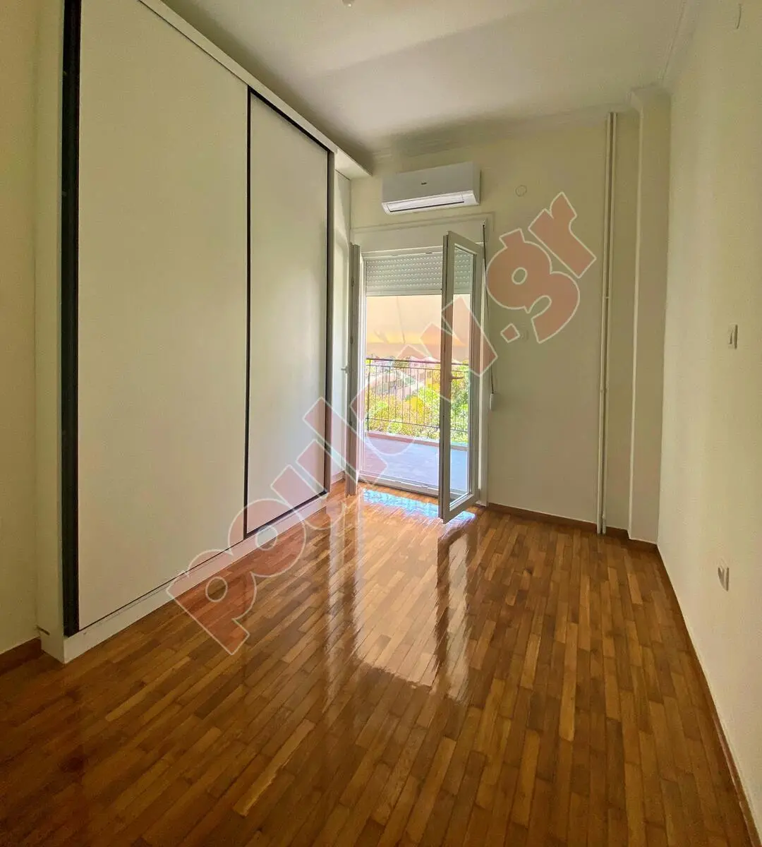 Ενοικιάζεται οροφοδιαμέρισμα στην Πάτρα 