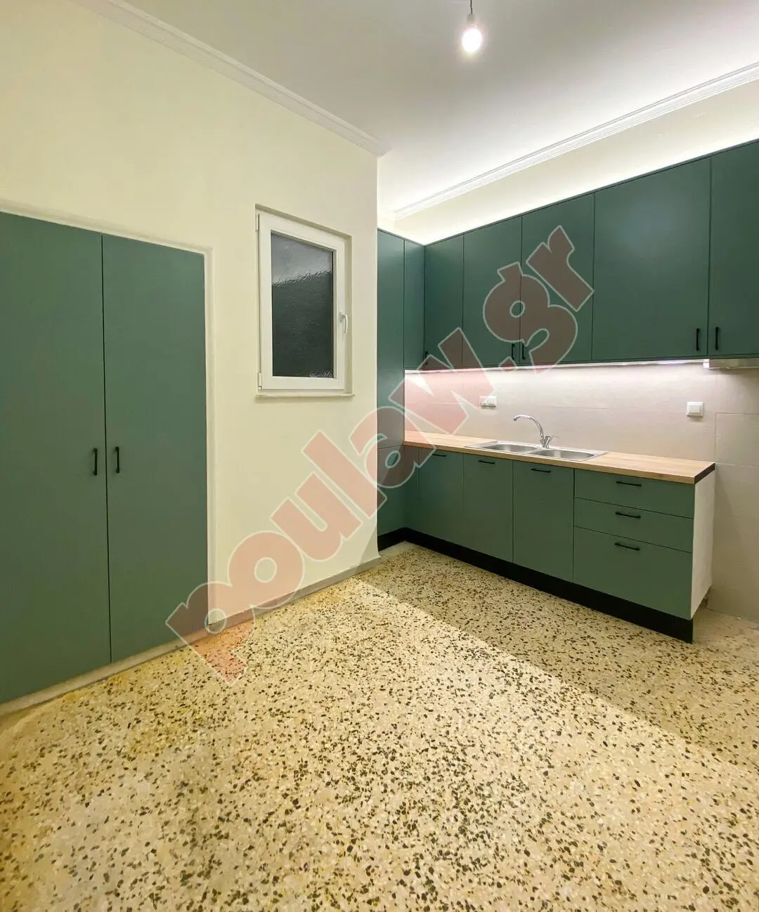 Ενοικιάζεται οροφοδιαμέρισμα στην Πάτρα 