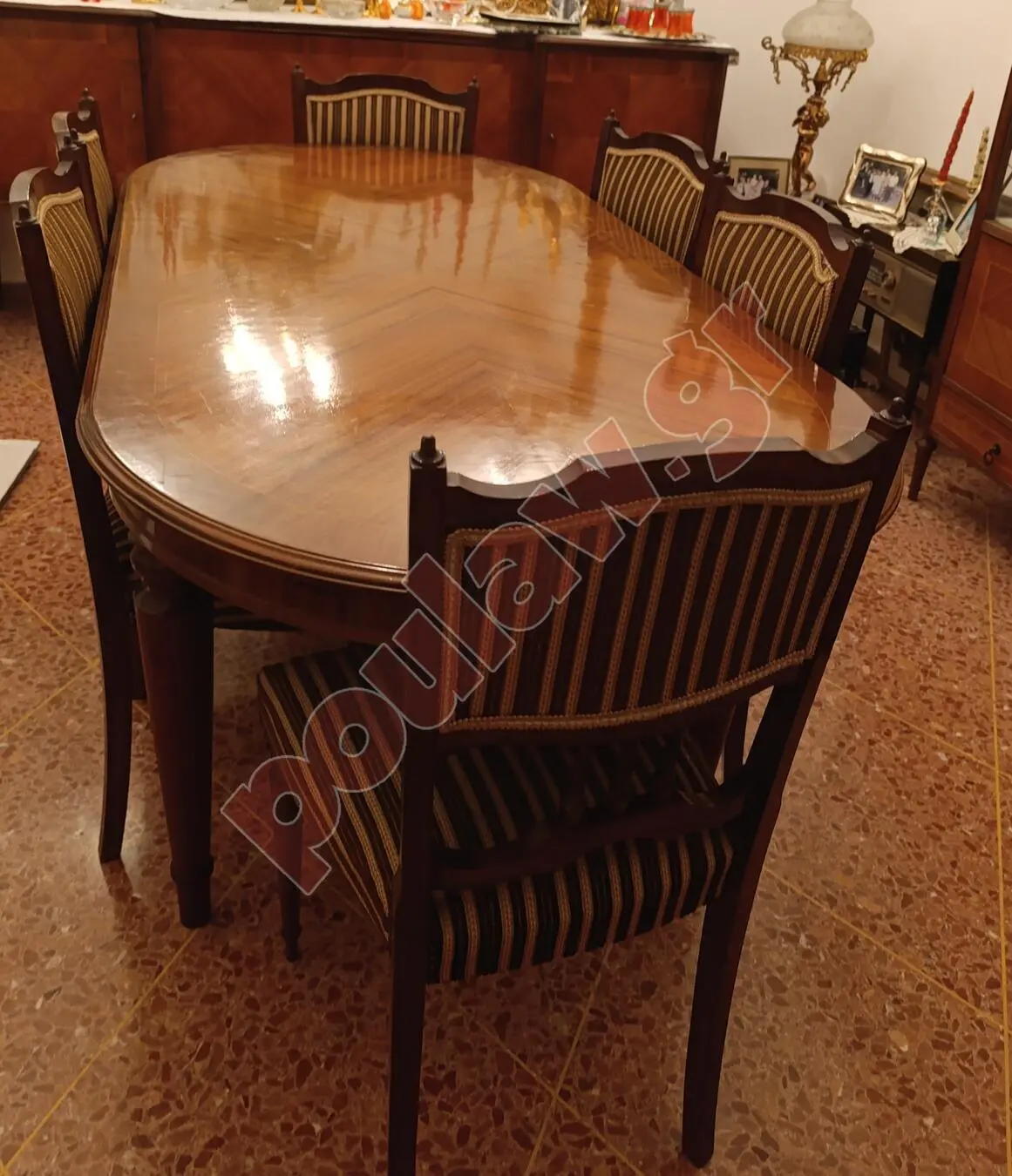 Τραπεζαρία 