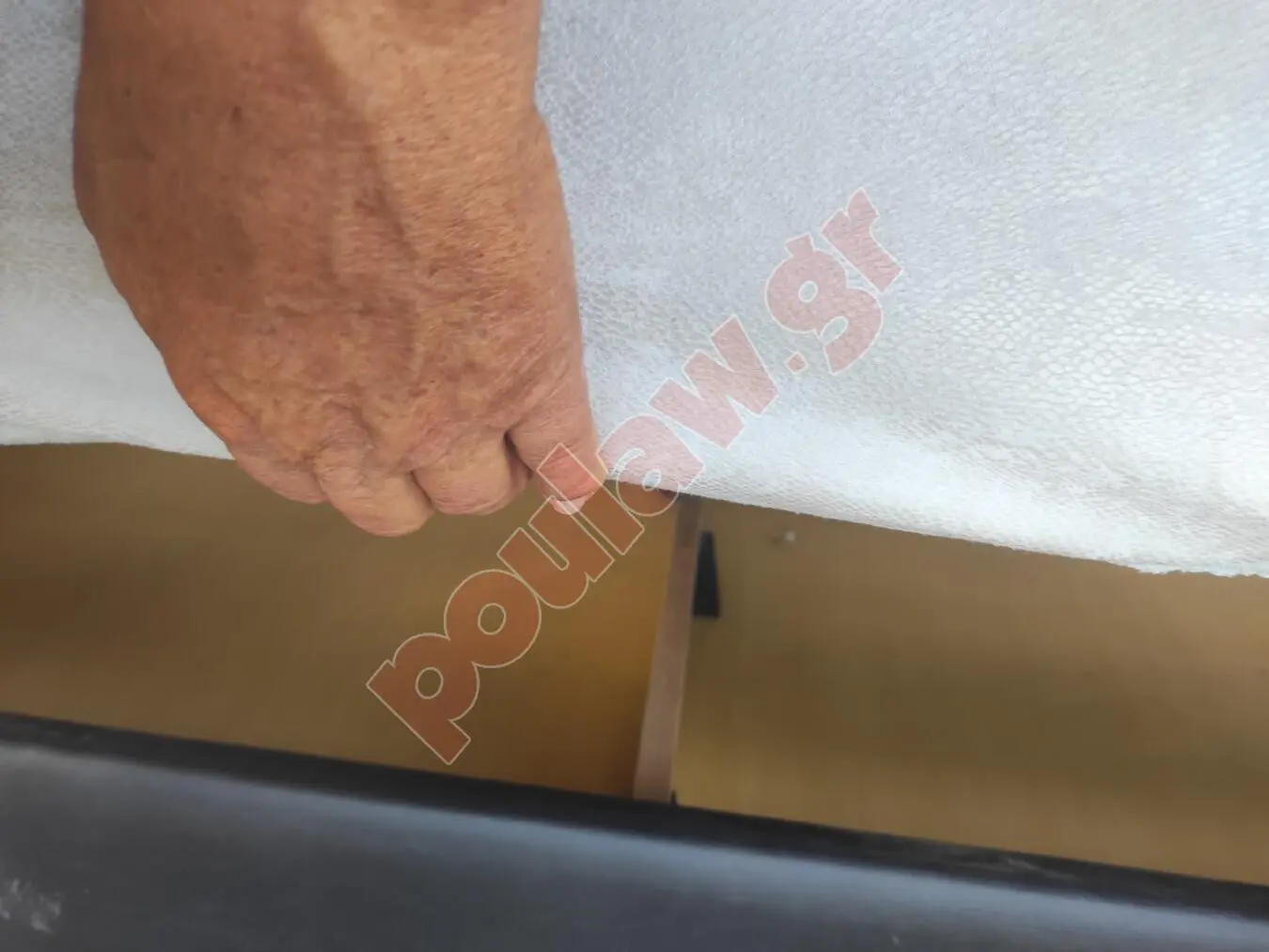 τριθεσιος καναπές κρεβάτι με αποθηκευτικό χώρο 