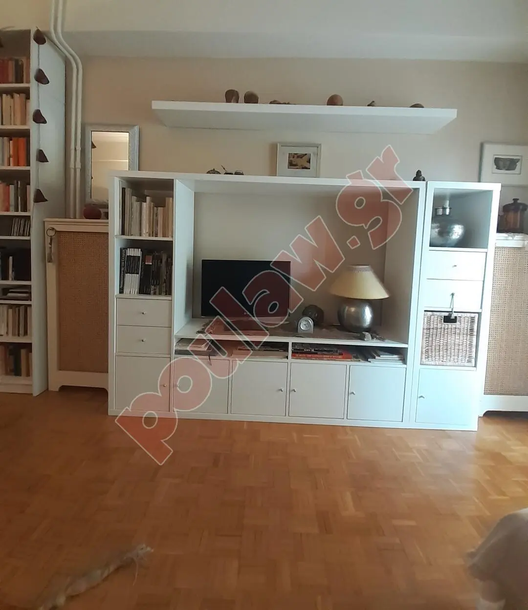 Έπιπλα καθιστικού ΙΚΕΑ: Βιβλιοθήκη, έπιπλο τηλεόρασης, ραφιέρα, ράφια τοίχου