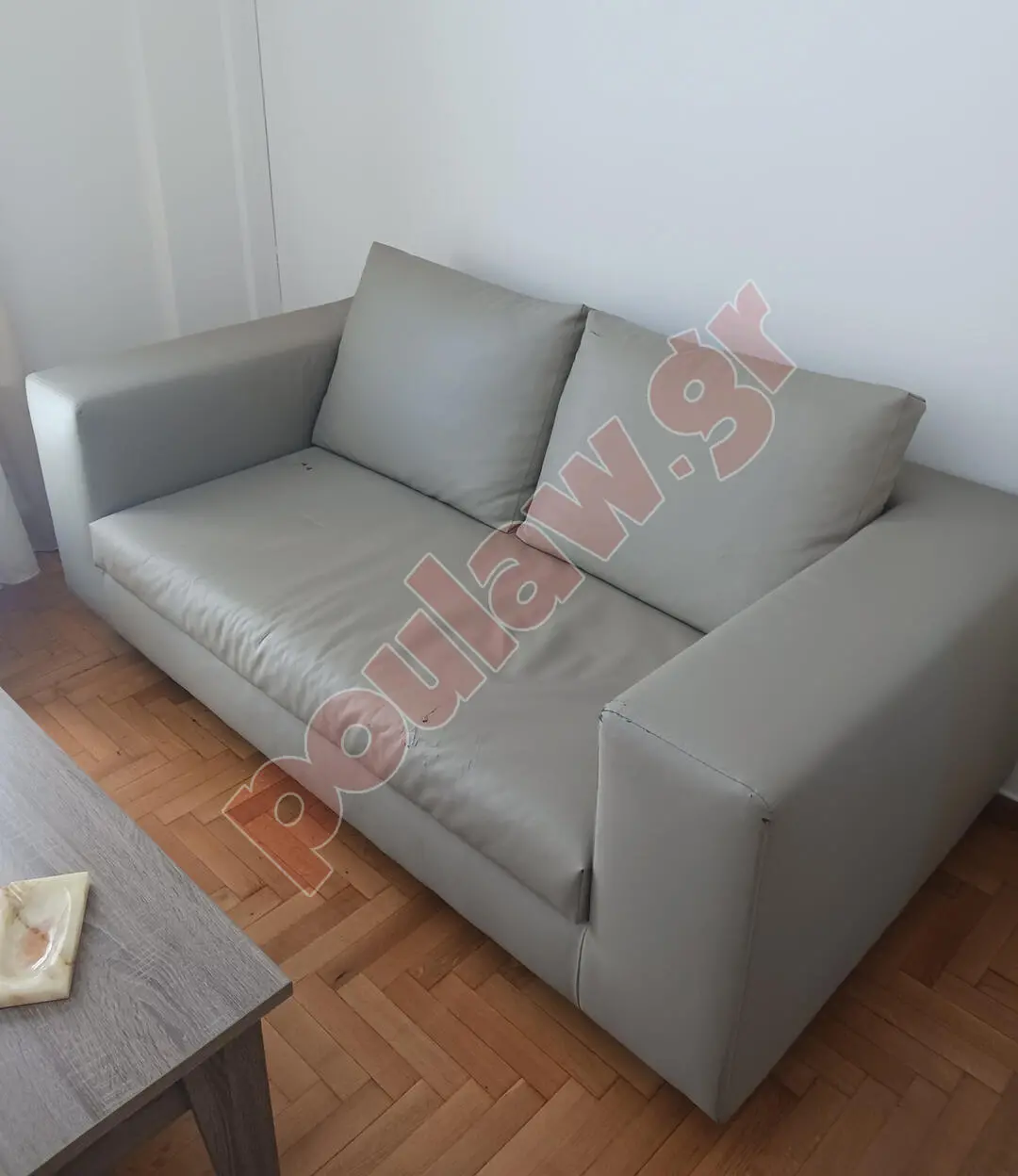 2 διθέσιοι καναπέδες 